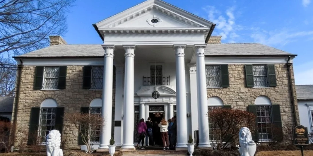 Ποινή φυλάκισης 5 ετών στη γυναίκα που προσπάθησε να ιδιοποιηθεί το σπίτι του Elvis Presley