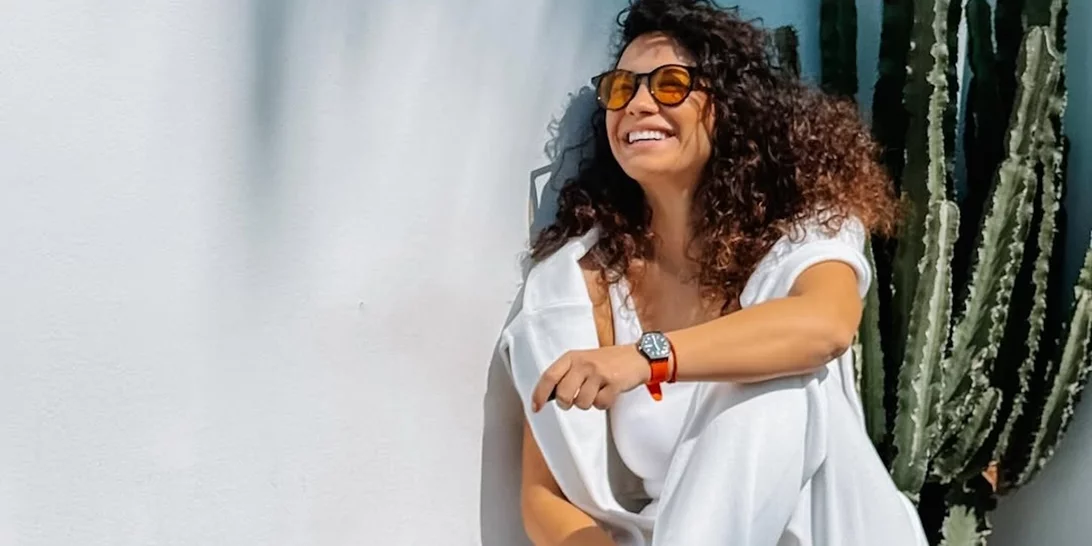 It's Christmas time | Πώς να στολίσεις το ανοιχτόχρωμο σαλόνι σου, σαν την Πηνελόπη Πλάκα