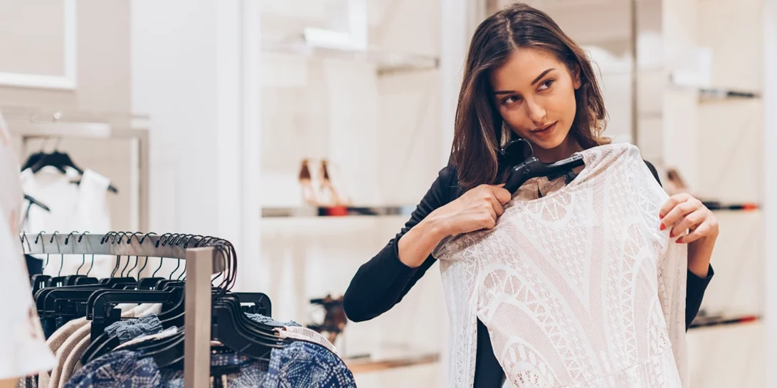 9 + 1 φορέματα από τα H&M για να δημιουργήσεις απίστευτα βραδινά looks