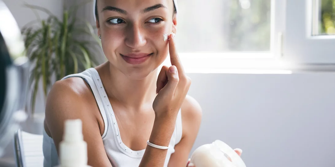 Ευαίσθητο δέρμα με τάση ερυθρότητας; Βρήκα τα 2 προϊόντα που χρειάζεσαι για την καθημερινή σου ρουτίνα