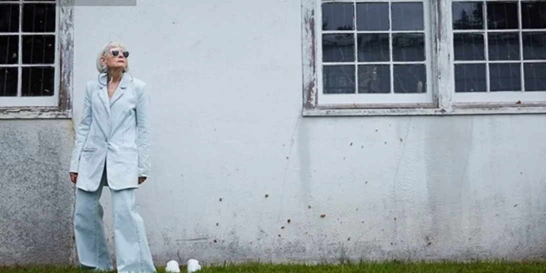 Lin Slater | H καθηγήτρια που έγινε κατά λάθος… μοντέλο και απέδειξε ότι η ηλικία είναι απλά ένα νούμερο