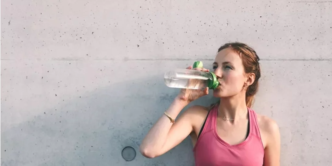 Ποιο πλαστικό μπουκάλι νερού συσσωρεύει λιγότερα βακτήρια;