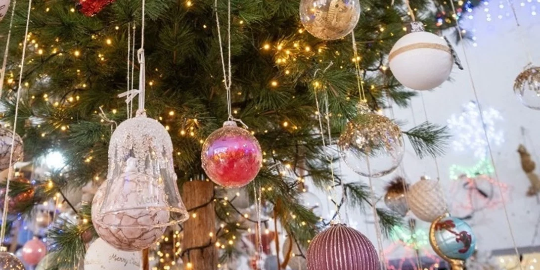 Δημοτικά σχολεία της νησιωτικής χώρας "ενώθηκαν" για να γιορτάσουν μαζί τα Χριστούγεννα