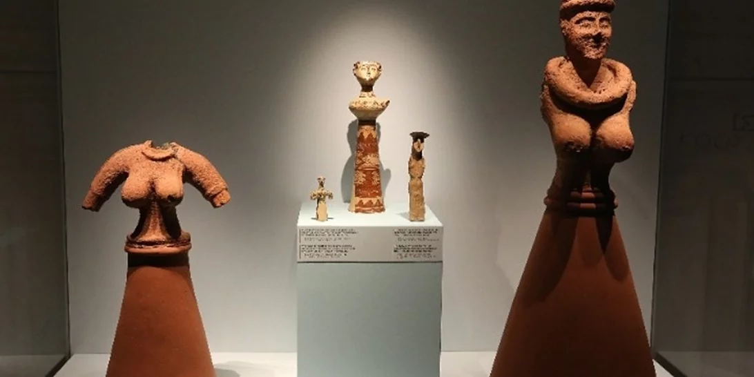 "Κυκλαδίτισσες. Άγνωστες ιστορίες γυναικών των Κυκλάδων" | Η πρώτη παν-κυκλαδική έκθεση έρχεται στο Μουσείο Κυκλαδικής Τέχνης