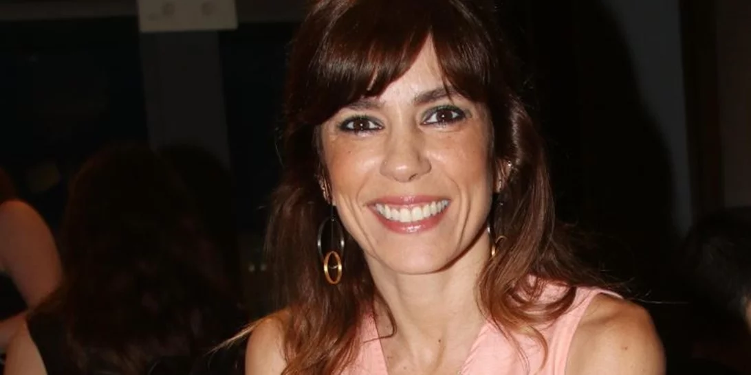 Μυρτώ Αλικάκη | Η εμφάνιση που αντλεί έμπνευση από τα 70s