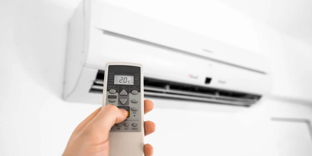 Να μένει το κλιματιστικό ανοιχτό όλη μέρα ή να το κλείνουμε; Τι λένε οι ειδικοί