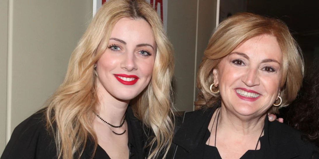 Υρώ Μανέ | Σπάνια εμφάνιση με την κούκλα κόρη της, Φαίδρα