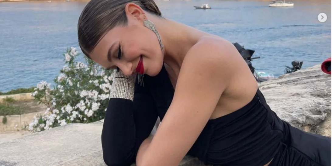 Κλέλια Ανδριολάτου | Ο έξυπνος τρόπος που υιοθέτησε την τάση του καλοκαιριού στο βραδινό look της