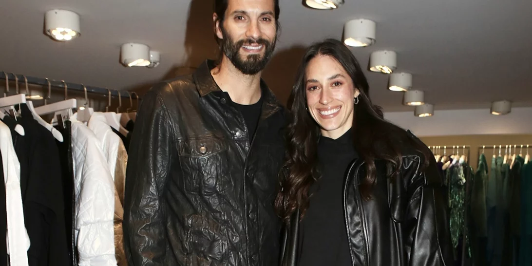 Στο στολισμένο σπίτι του Γιώργου Καράβα & της Ραφαέλας Ψαρρού στο Μαρούσι | Η εντυπωσιακή διακόσμηση και το ατύχημα