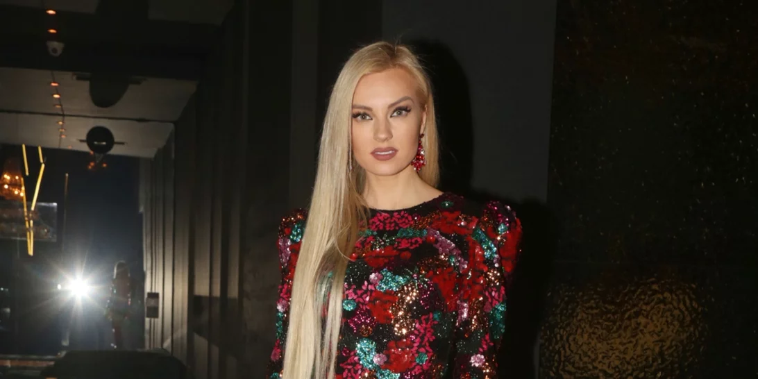 Τζούλια Νόβα | Οι πρώτες αναρτήσεις μετά την έναρξη του πολέμου στην Ουκρανία