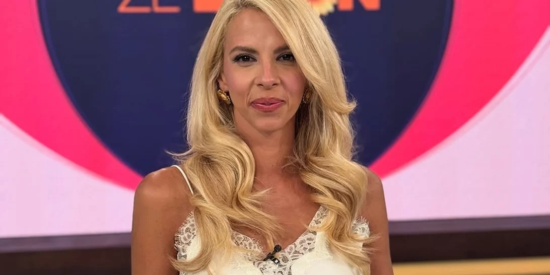 Η Τζένη Μελιτά με τη φούστα από την Pink Woman που δεν θα αποχωριστούμε το φθινόπωρο