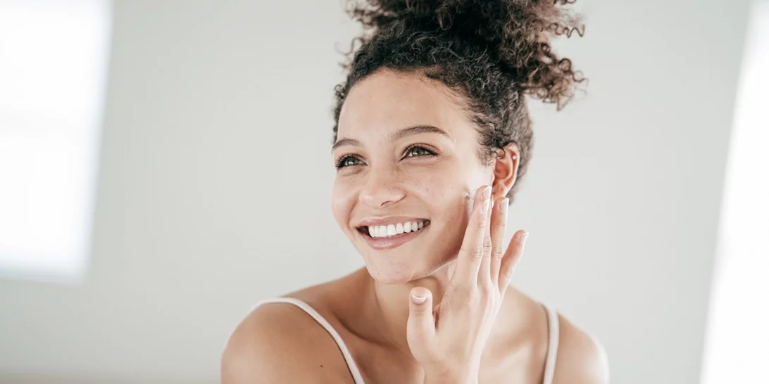 Ρετινόλη και βιταμίνη C | Επιτρέπεται ο συνδυασμός τους;