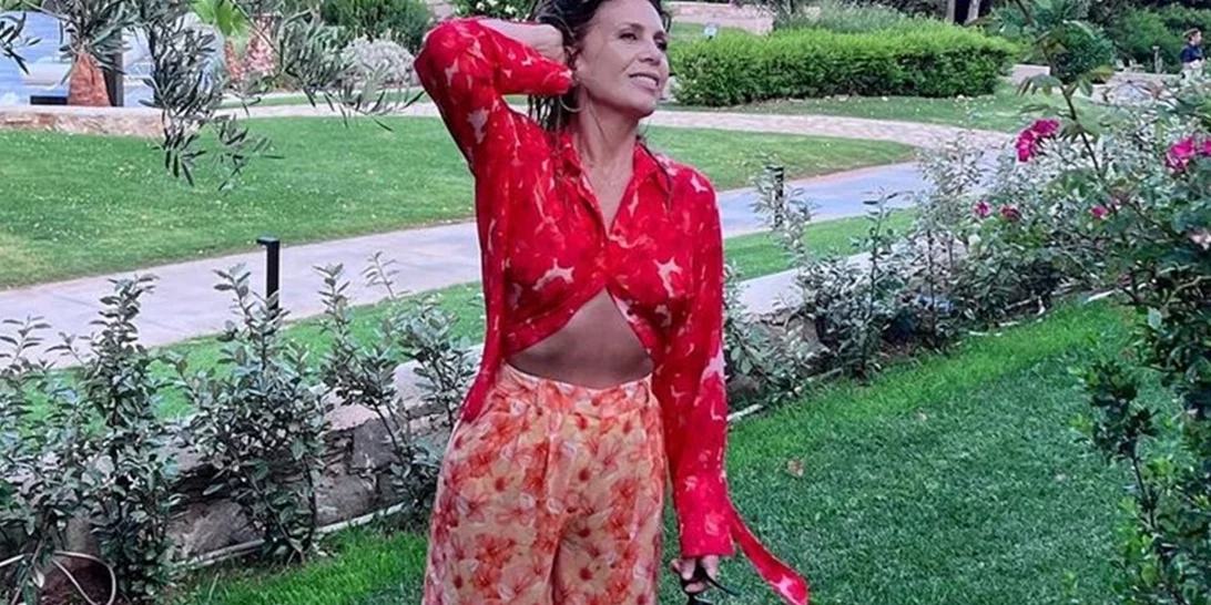 Κατερίνα Διδασκάλου | Αψεγάδιαστη με το λευκό μπικίνι της στο Ρέθυμνο