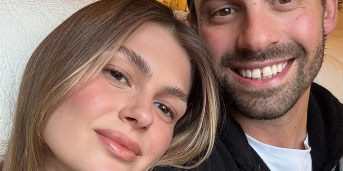 Αμαλία Κωστοπούλου | Η φωτογραφία του σέξι συντρόφου της στην κουζίνα του σπιτιού τους