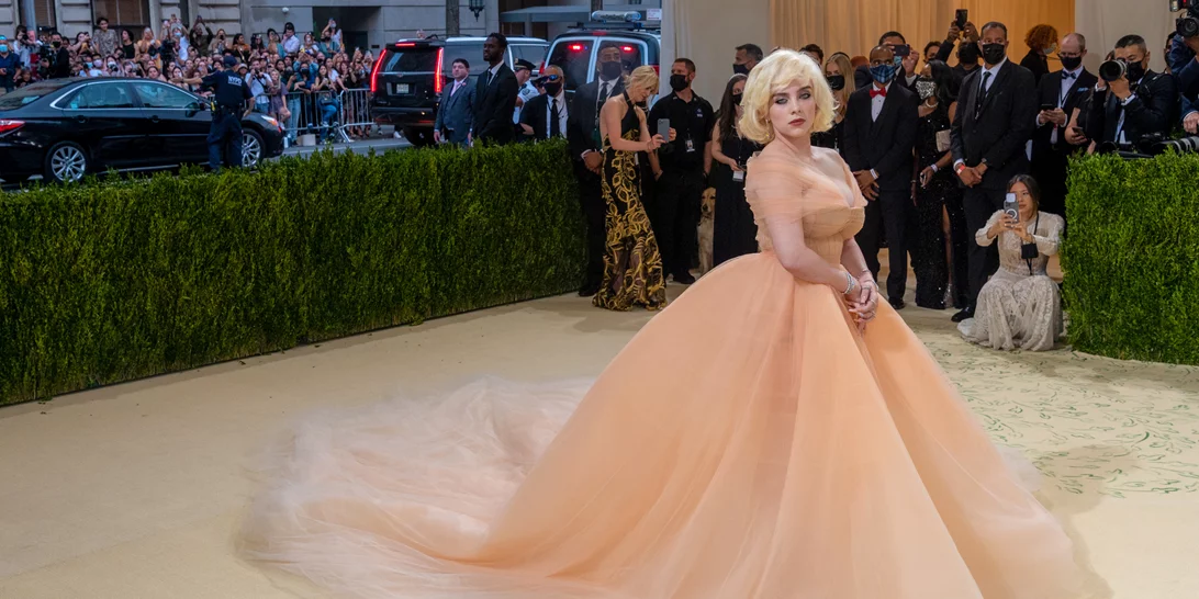 Billie Eilish | "Έβλεπα πορνό από 11 ετών γιατί πίστευα ότι ήταν κουλ"