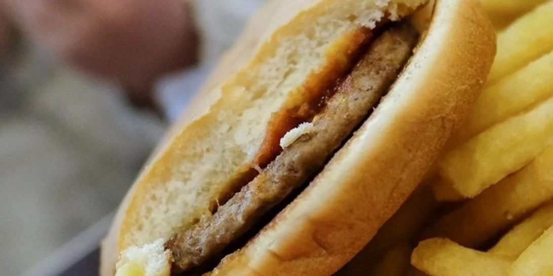 Fast Food | Πώς αλλάζει ο χάρτης της ταχείας εστίασης στην Ελλάδα