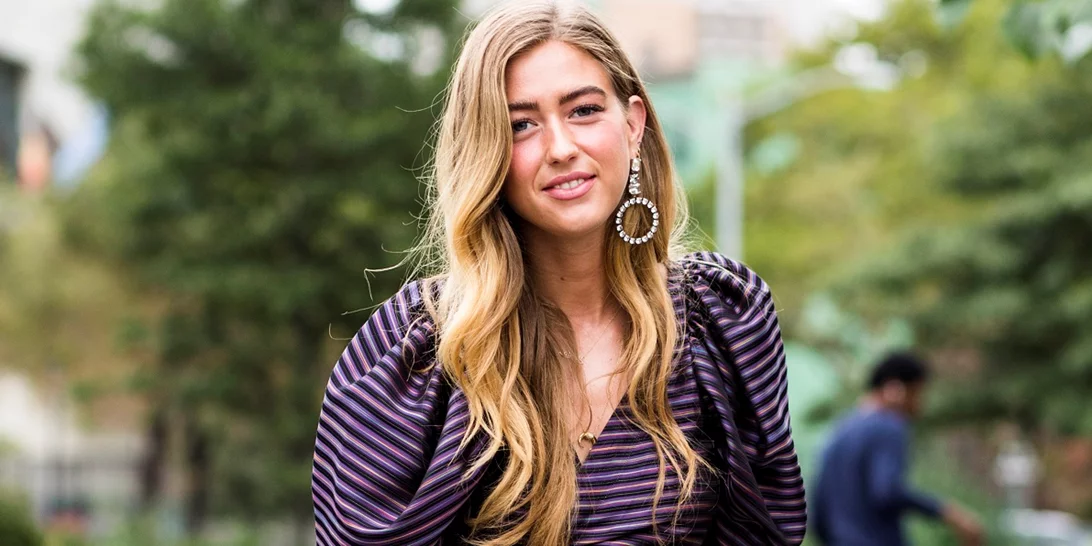 Έχεις σγουρά ή σπαστά μαλλιά; Τα προϊόντα που χρειάζεσαι για να τα αναδείξεις