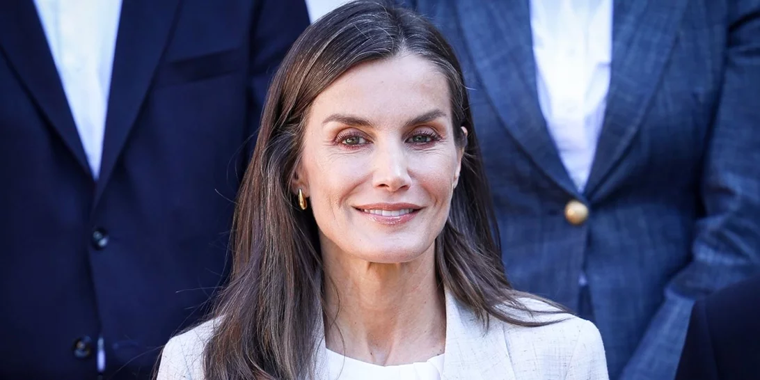 Letizia της Ισπανίας | Με το διαχρονικό jacket που αναβαθμίζει ανέξοδα μία εμφάνιση γραφείου