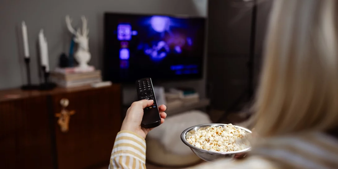 Οι 10 σειρές που βλέπουν όλοι τώρα στο Netflix