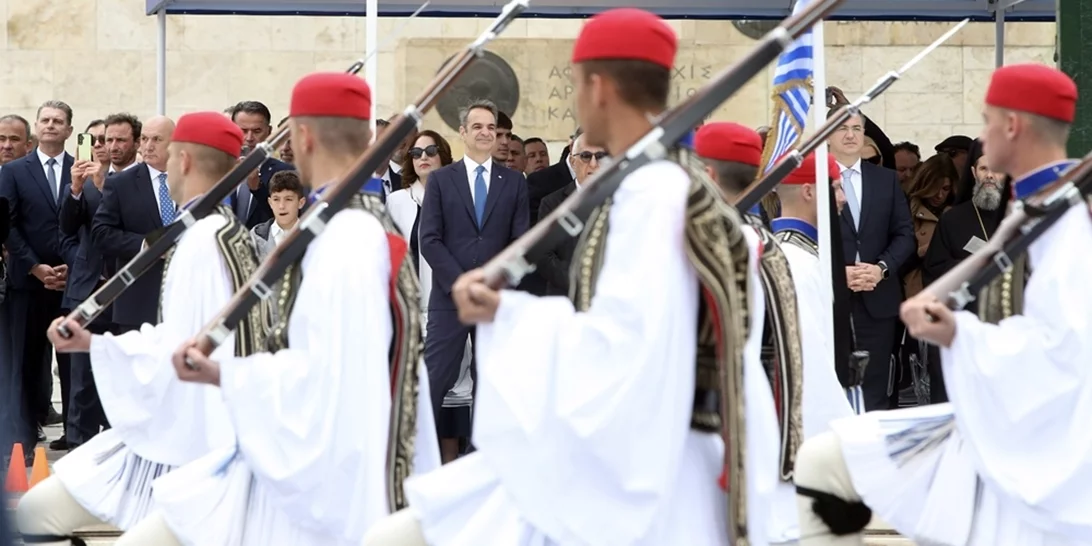 25η Μαρτίου: Εντυπωσιακές εικόνες από τη μεγαλειώδη στρατιωτική παρέλαση της Αθήνας