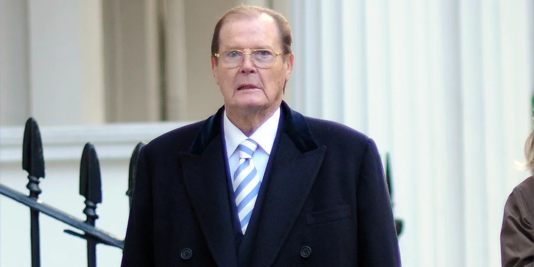 Ρότζερ Μουρ | Ο δανδής χιουμορίστας, το μοντέλο οδοντόκρεμας που θριάμβευσε ως 007