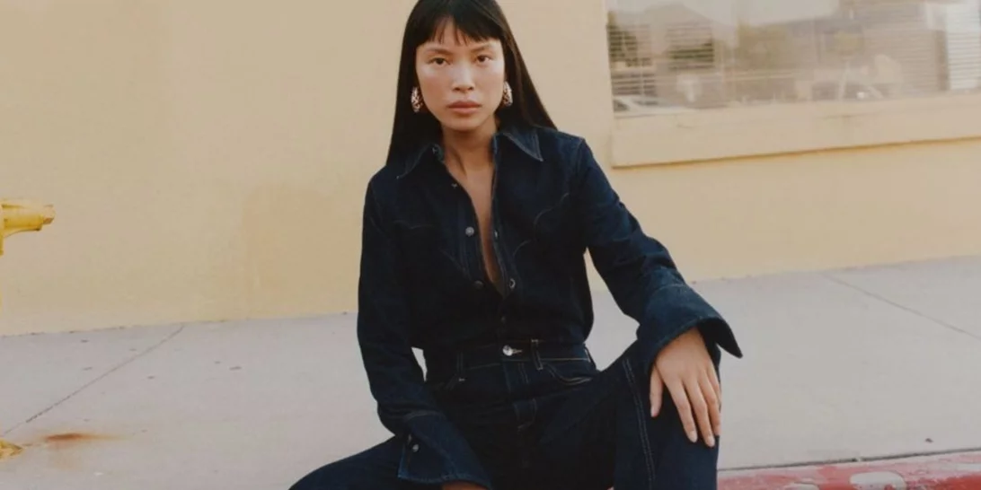 Τα κομψά τζιν παντελόνια από τη Mango που κοστίζουν έως 50 ευρώ για να ανανεώσεις τη συλλογή σου