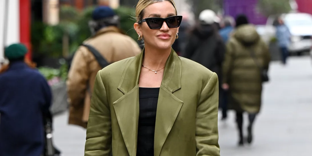 Πώς θα είσαι κομψή φορώντας κομμάτια σε χακί