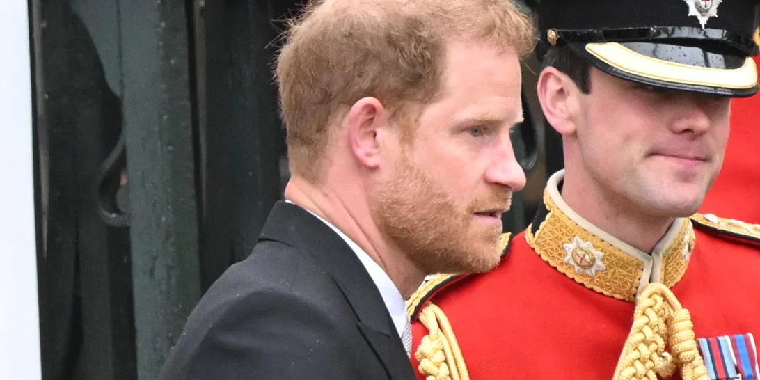 Πρίγκιπας Harry | Γιατί έφυγε αμέσως μετά τη στέψη του πατέρα του; Αυτός είναι ο πραγματικός λόγος