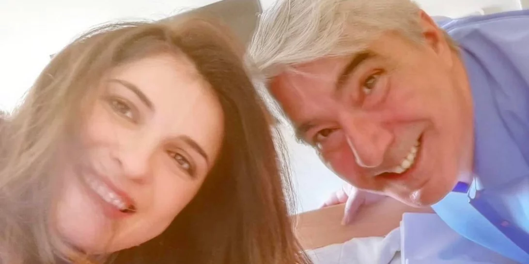 Σίμος Κεδίκογλου -  Ελισάβετ Κατσαμάκη | Η πρώτη φωτογραφία με το νεογέννητο μωρό τους από το μαιευτήριο