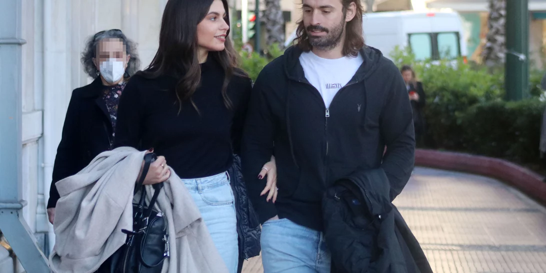 Δανάη Παππά - Λάμπρος Λάζαρης | Η βόλτα του ζευγαριού στο κέντρο της Αθήνας