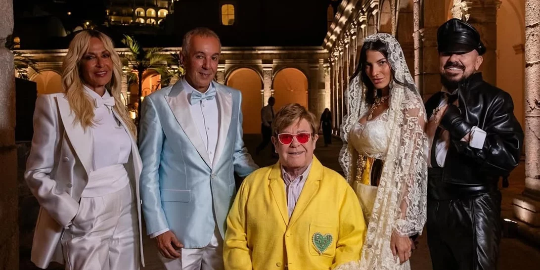 Το chic ανδρόγυνο look της Άννας Βίσση και το εντυπωσιακό δαντελένιο πέπλο της Δήμητρας Κούστα στο Κάπρι