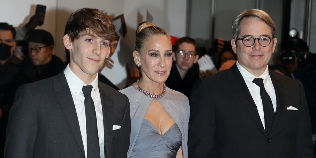 Η εντυπωσιακή Sarah Jessica Parker στην πρεμιέρα του "And Just Like That" - Η σπάνια εμφάνιση του γιου της, James