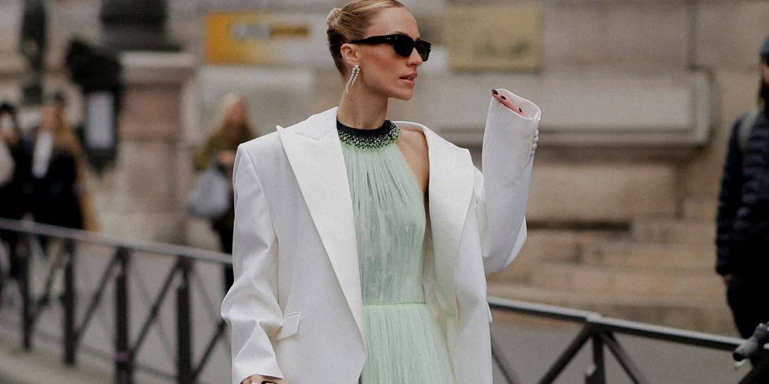 Είσαι καλεσμένη σε ανοιξιάτικο γάμο; Αυτό το Mango φόρεμα έχει γίνει διάσημο στο TikTok και είναι ιδανική επιλογή