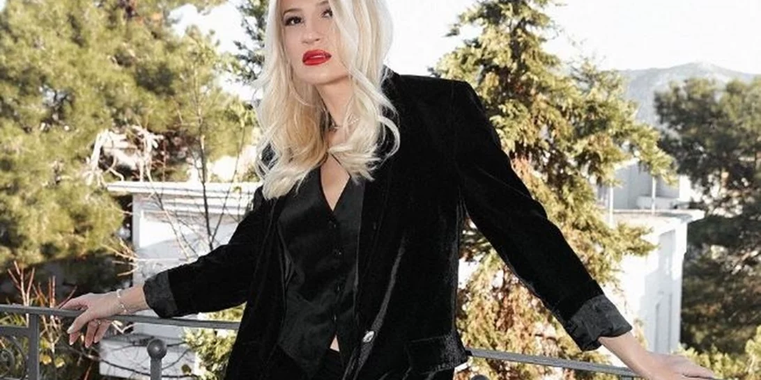 Φαίη Σκορδά | Έκανε το τραπέζι στον ανιψιό της στη μονοκατοικία της στα βόρεια προάστια