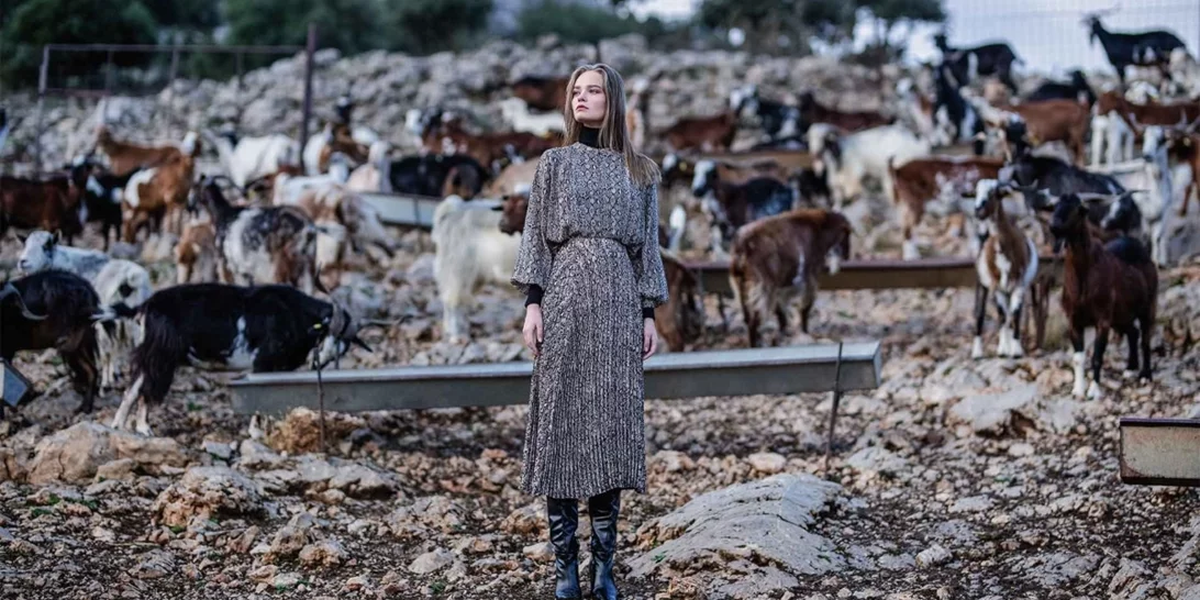 Επιστροφή στις ρίζες | H Pink Woman τιμά την ελληνική παράδοση μέσα από τη χειμερινή καμπάνια της