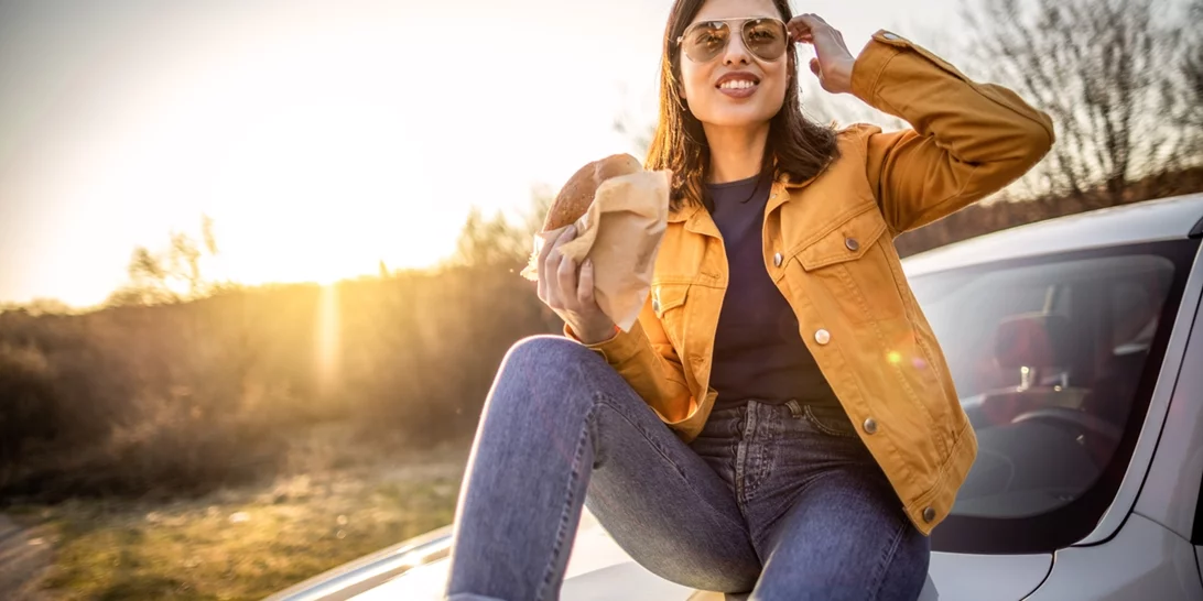 Δέκα υγιεινά σνακ που μπορείς να έχεις στην τσάντα σου όταν ταξιδεύεις