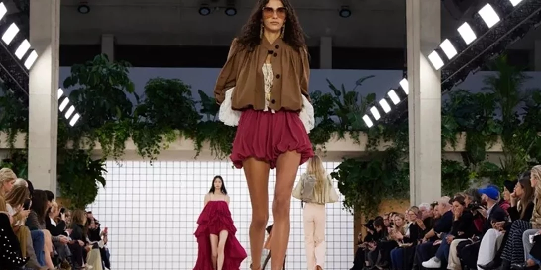 Οι 4 πιο πρωτότυποι χρωματικοί συνδυασμοί για να δοκιμάσεις στις εμφανίσεις του καλοκαιριού