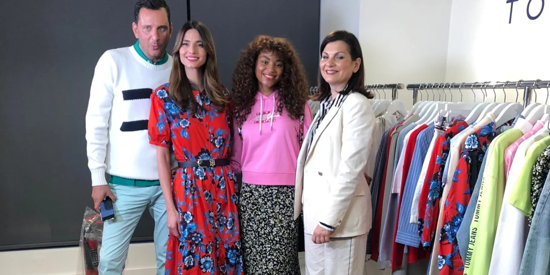 Όσα έγιναν στο πρώτο Tommy Hilfiger Livestream Shopping Event στην Ελλάδα με οικοδέσποινα την Ηλιάνα Παπαγεωργίου