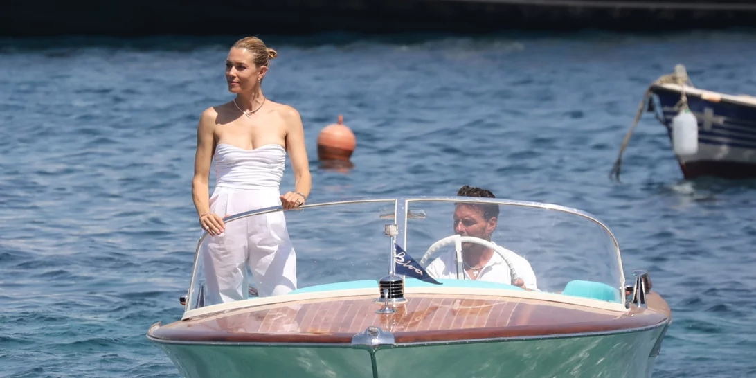 Σαν σταρ του σινεμά | Η εμφάνιση της Βίκυς Καγιά στο κόκκινο χαλί του Φεστιβάλ Βενετίας