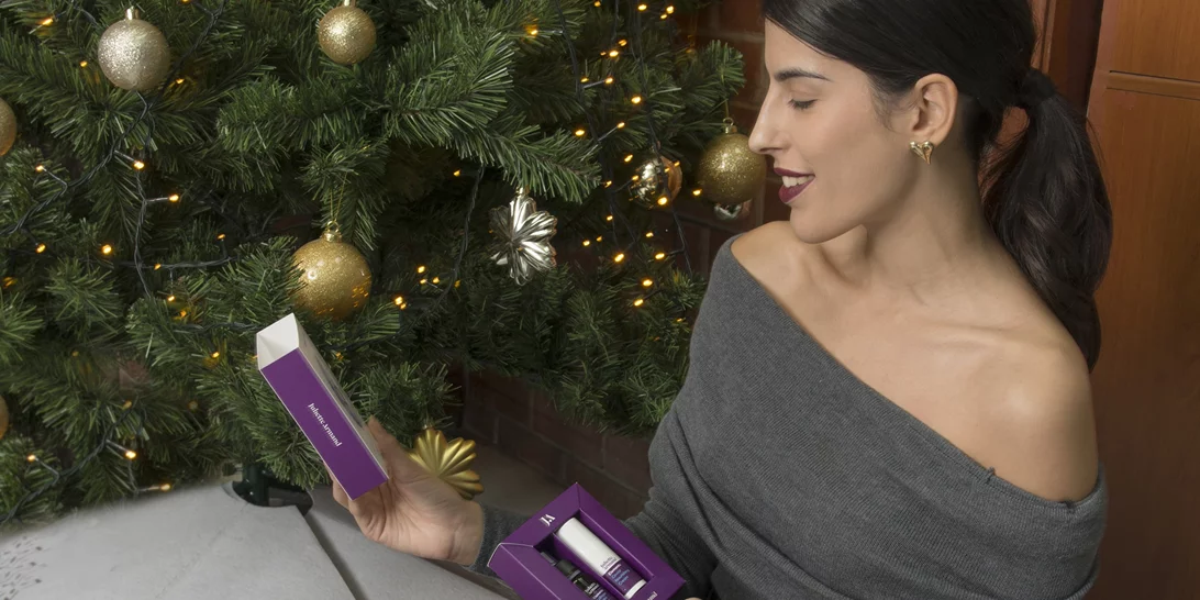 H beauty director προτείνει τα skincare δώρα που κάθε γυναίκα θα χαιρόταν να λάβει φέτος τις γιορτές