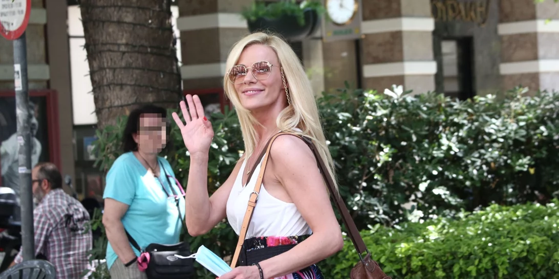 Το κοστούμι της Ζέτας Μακρυπούλια είναι η ανανέωση που χρειάζεται στο office style σου