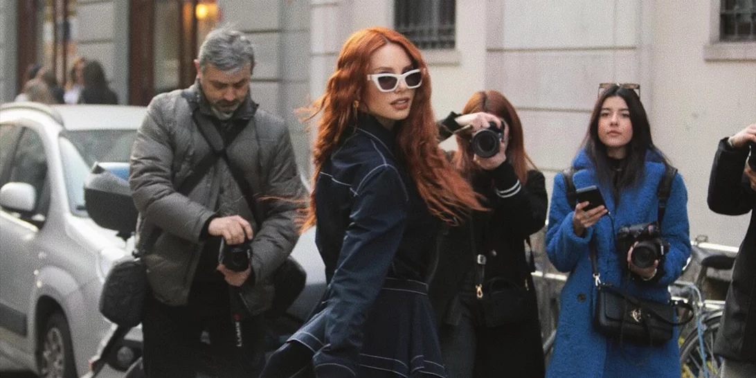 Η Έβελυν Καζαντζόγλου με το ανοιξιάτικο κοστούμι από Marks & Spenccer που θα σε ρωτούν όλοι από που αγόρασες