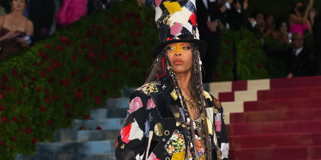 Erykah Badu | Ποια είναι η καλλιτέχνιδα που κέρδισε το βραβείο "Style Icon" στα CFDA awards