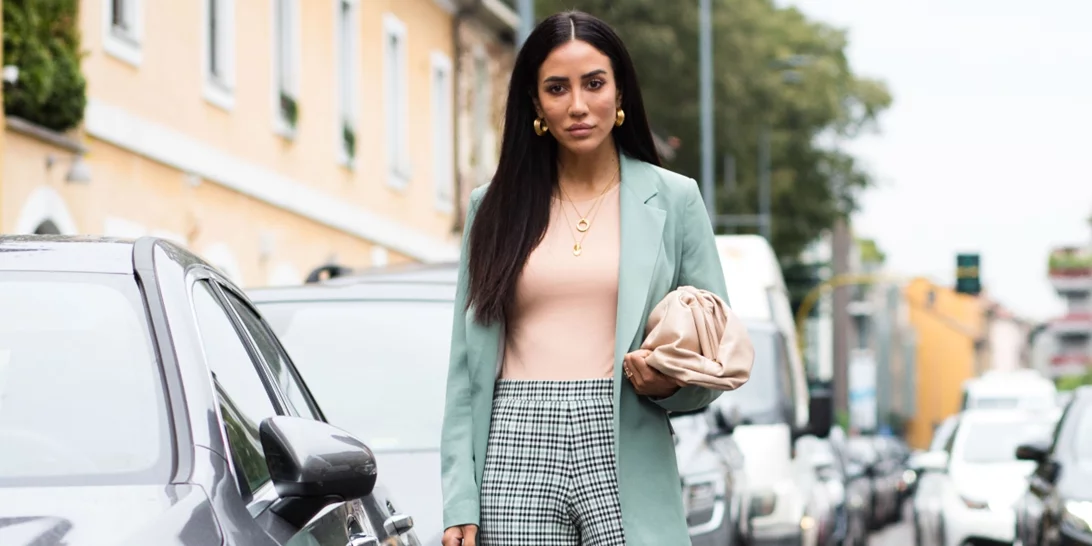 10 Mango τσάντες στις πιο ιδιαίτερες αποχρώσεις της άνοιξης που θα αναβαθμίσουν τα looks σου