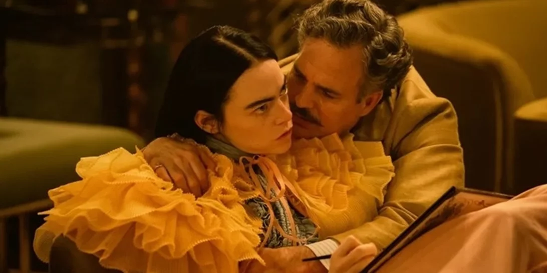 Poor Things | "Ξαφνικά όλοι γδύνονται, πέφτουν στο πάτωμα και αρχίζουν να κάνουν σεξ"