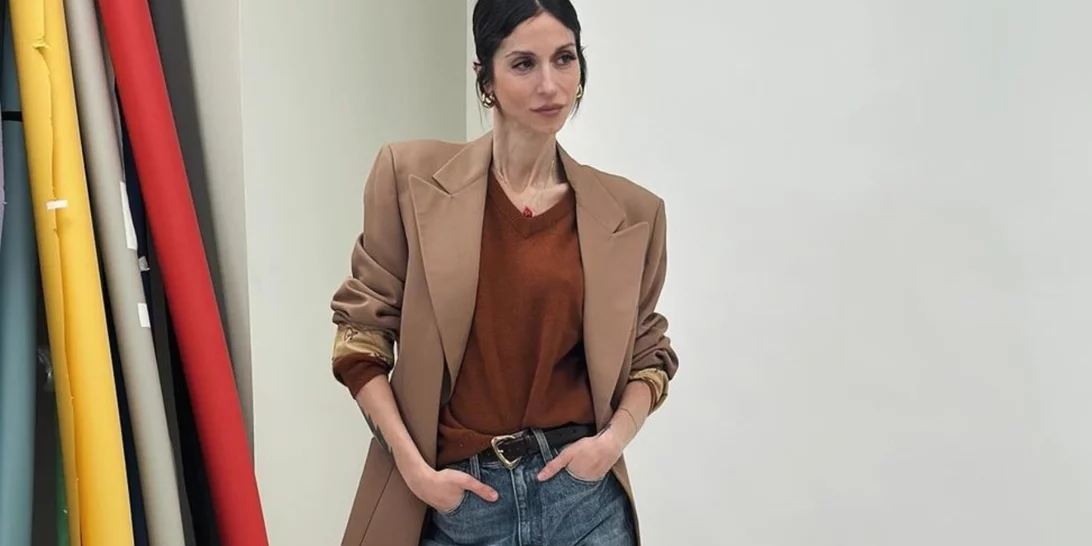 Τα 3 εύκολα office looks που μας ενέπνευσε να δημιουργήσουμε η Σοφία Καρβέλα