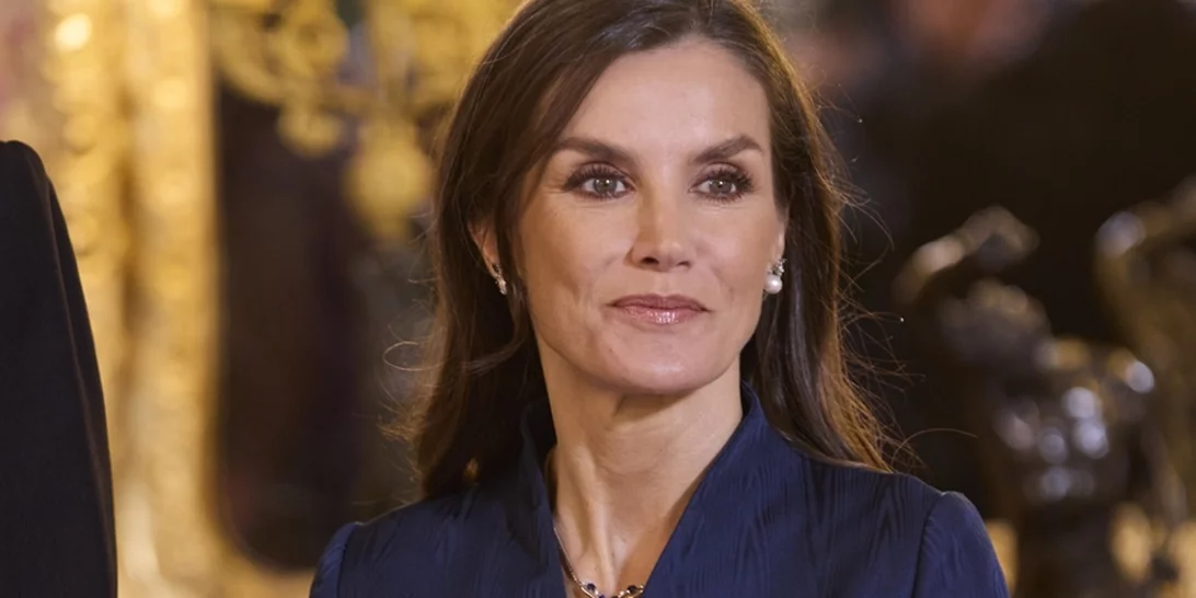Η βασίλισσα Letizia φόρεσε το ζευγάρι παπούτσια από τη Massimo Dutti που μπορεί να αναβαθμίσει κάθε ανοιξιάτικο look