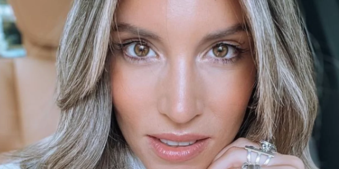 Φωτιά στα κόκκινα | Η Αθηνά Οικονομάκου στην πιο σέξι της εμφάνιση ever