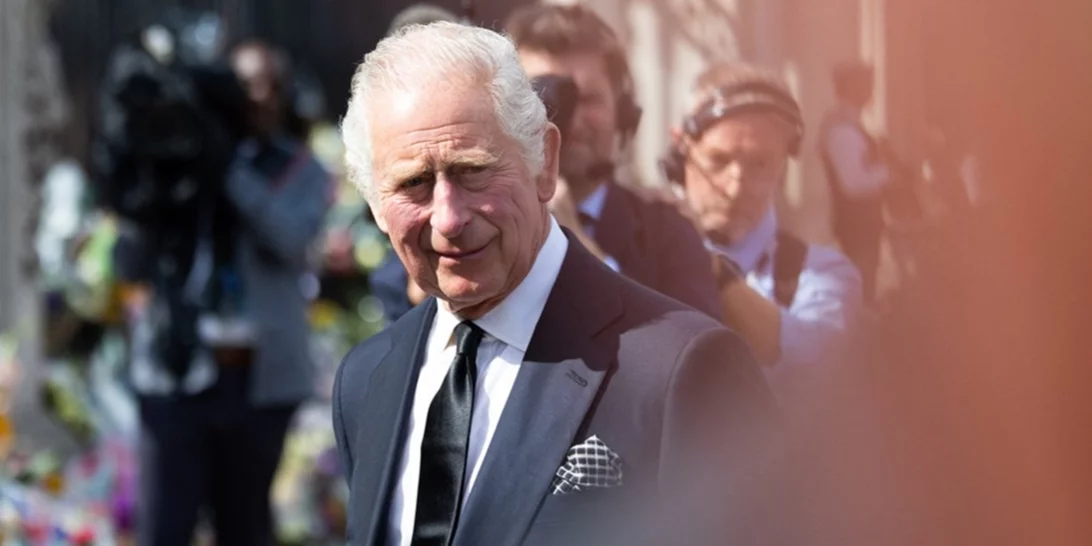 Δύσκολοι καιροί για βασιλιάδες | Ο "κακός γιος" Κάρολος τρέμει την 9η Νοεμβρίου - "Απεχθής" και "απόλυτη ντροπή"