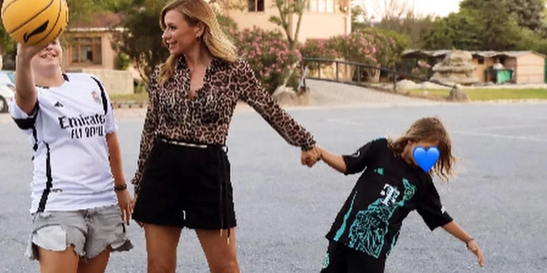 Στη βάφτιση της Αέλιας Κατσούλη | Σαν πριγκίπισσα στην αγκαλιά του μπαμπά της, Κρατερού Κατσούλη